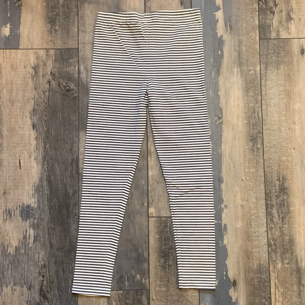 Girl’s Leggings Size 7/8 Medium Gray Striped Yoga Pants Long Soft Cotton Stretch